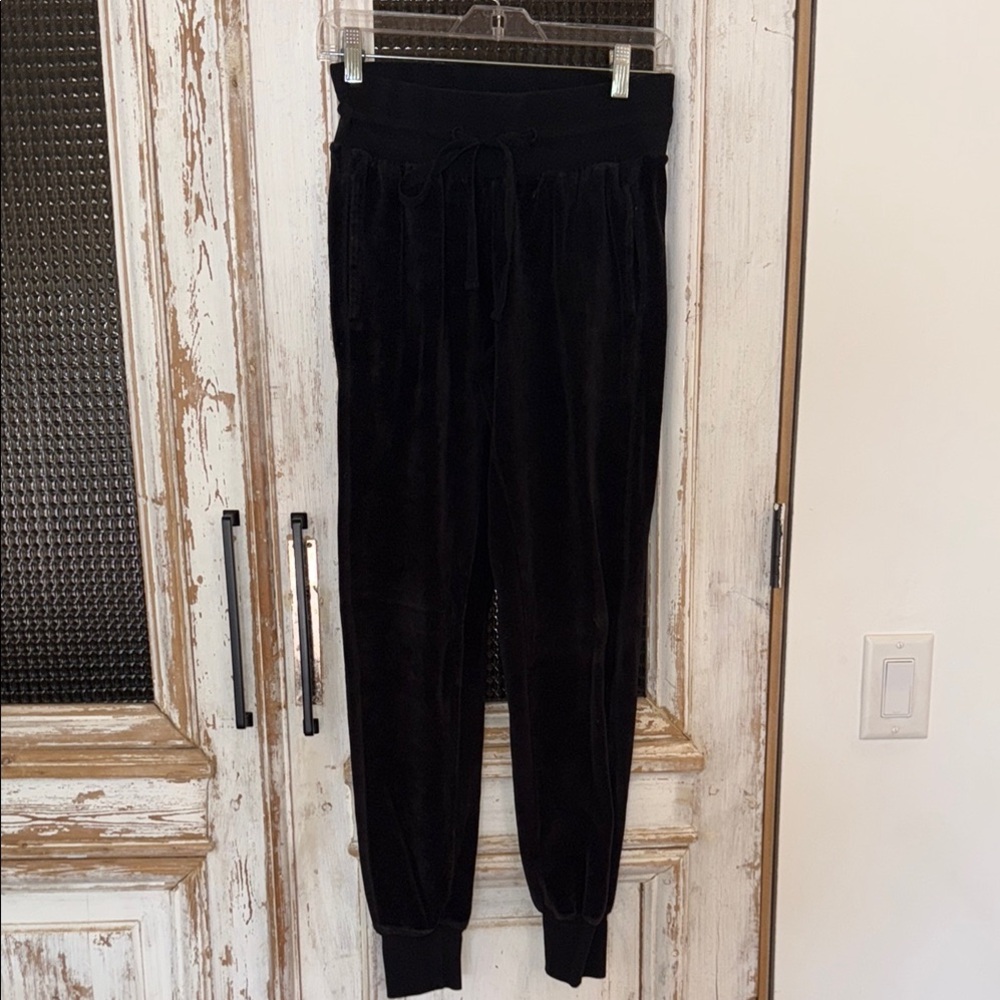 Zella Black Jogger Track Pants with Elastic Cuffs